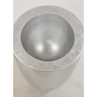 Kép 2/2 - KÖZEPES MÉRETŰ EZÜST SZÍNŰ DESIGN PADLÓVÁZA 64 CM