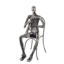 KÜLÖNLEGES TROMBITÁLÓ ZENÉSZ FIGURA 21CM