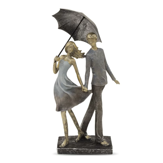 SÉTÁLÓ PÁR ESERNYŐVEL SZOBOR 37 CM